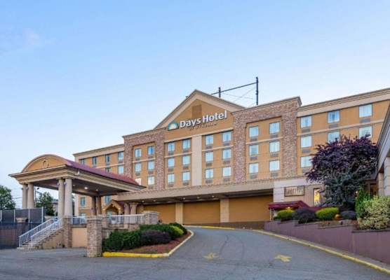 Days Hotel by Wyndham North Bergen 1