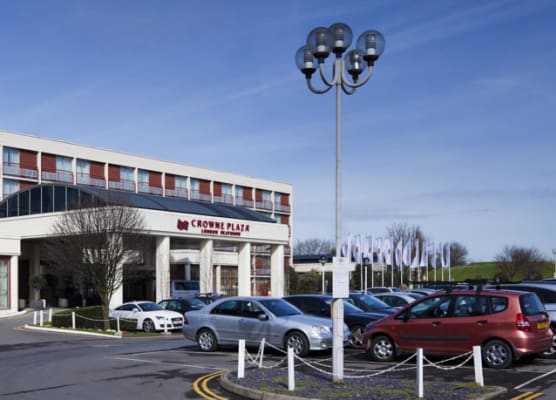 Crowne Plaza LONDON - HEATHROW by IHG 1