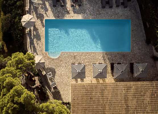 AQUARIUS HOTEL 1