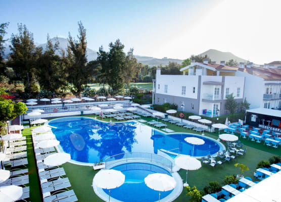 Coral Compostela Beach Golf 1