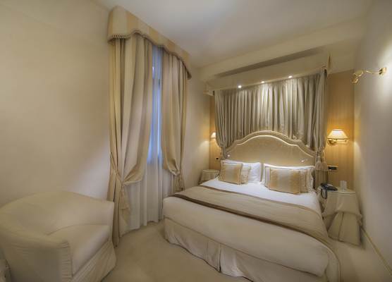Hotel A La Commedia 1