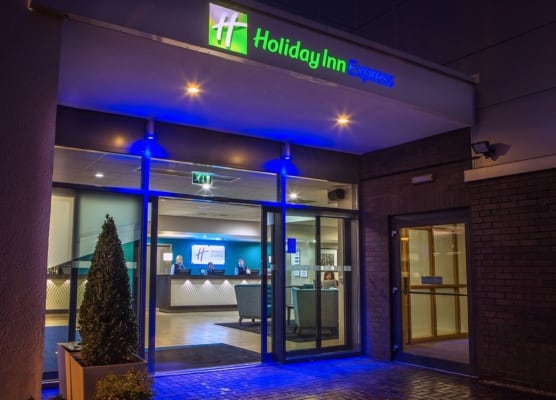 Holiday Inn Express MANCHESTER AIRPORT by IHG 1
