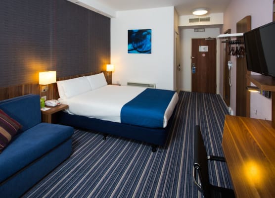 Holiday Inn Express LONDON - WIMBLEDON SOUTH by IHG 1