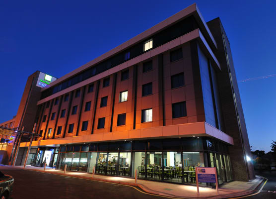 Holiday Inn Express LONDON - HEATHROW T5 by IHG 1