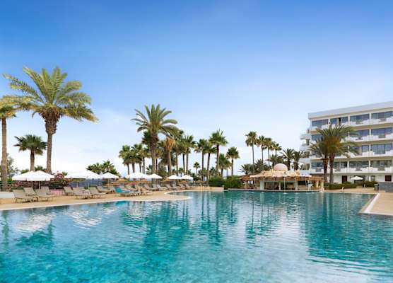 St George Beach Hotel & Spa Resort 1