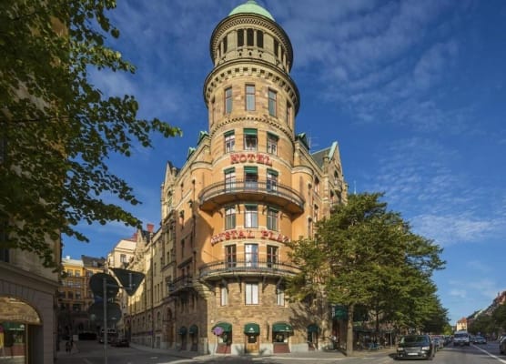 Crystal Plaza Hotel 1