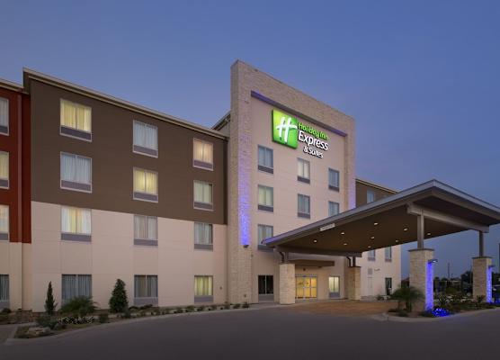 Holiday Inn Express & Suites BAY CITY by IHG 1