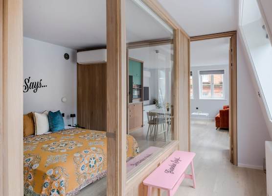 Top-Floor Soho Flat - AC - Sleeps 4 - Central London 1