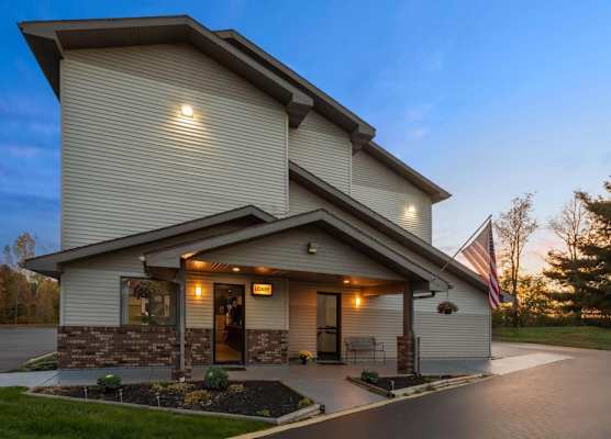 Super 8 by Wyndham Kent/Akron Area 1