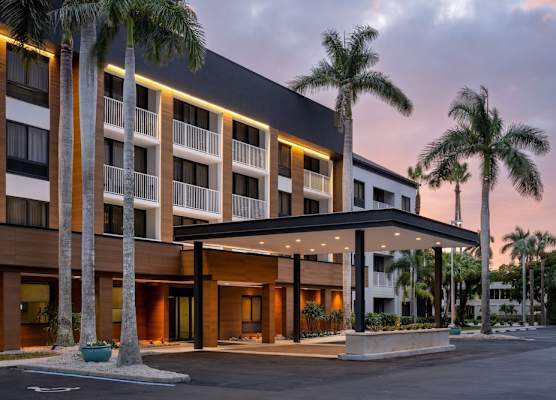Courtyard by Marriott - Naples 1