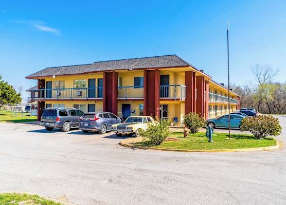 Castle Inn & Suites By OYO Chickasha 1