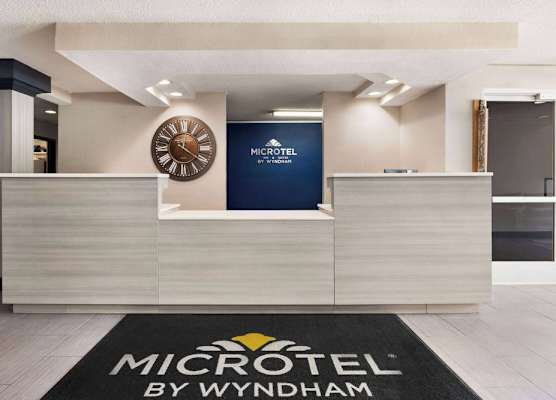 Microtel Inn & Suites by Wyndham Florence/Cincinnati Airport 1