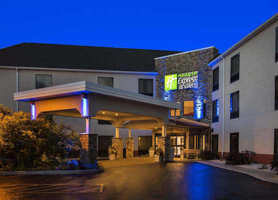 Holiday Inn Express & Suites GREAT BARRINGTON - LENOX AREA by IHG 1