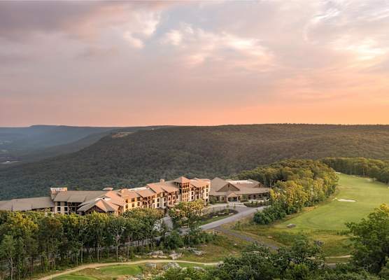 Cloudland at McLemore Resort Lookout Mountain, Curio by Hilton 1