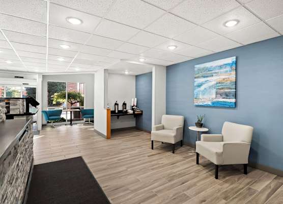 HomeTowne Studios by Red Roof East Lansing - Okemos 1