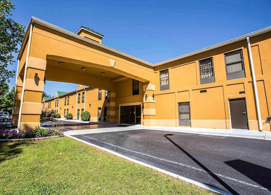 Quality Inn Union US Hwy 176 1