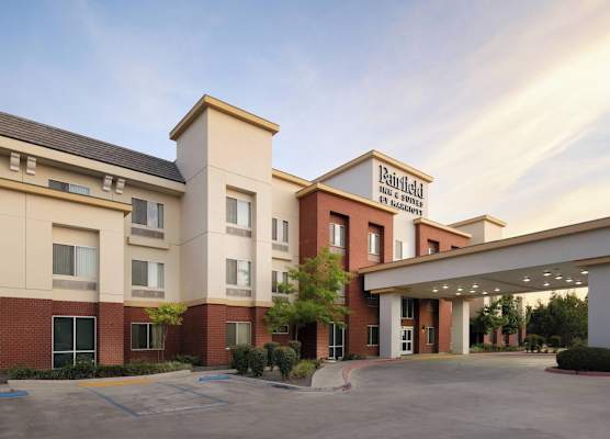 Fairfield Inn & Suites by Marriott Visalia Tulare 1