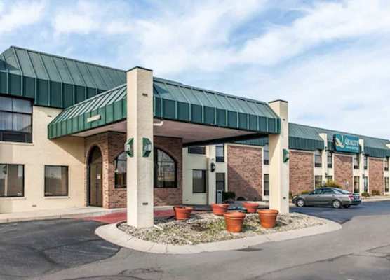 Quality Inn & Suites Shelbyville I-74 1