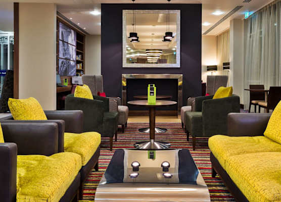 Hampton by Hilton London Luton Airport 1