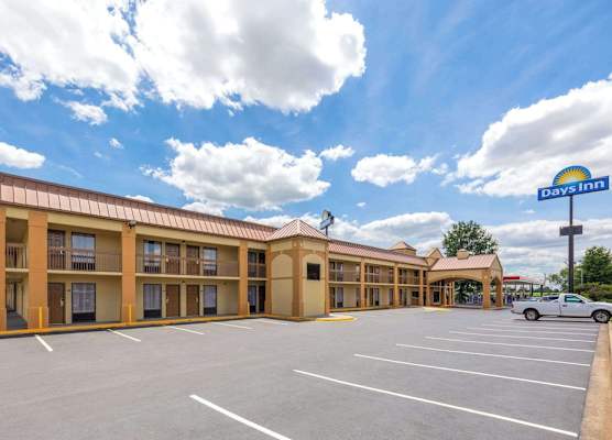 Days Inn by Wyndham Oak Grove/Ft. Campbell 1