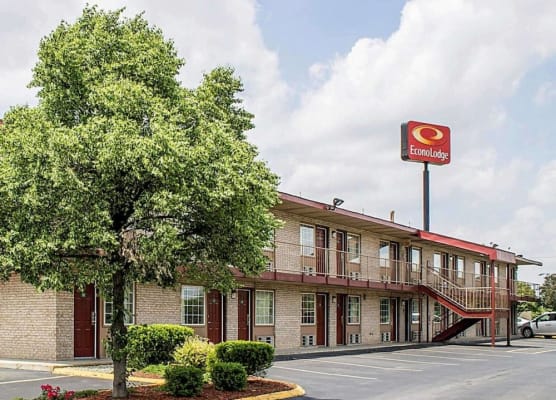 Econo Lodge Columbus West 1