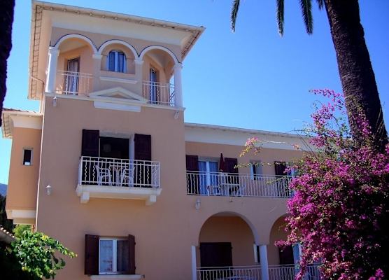 Hotel et Appartements Reine D'Azur 1
