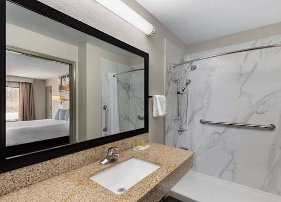 Days Inn by Wyndham Childersburg 1