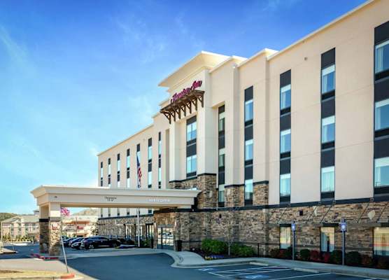 Hampton Inn Emerson @ LakePoint, GA 1