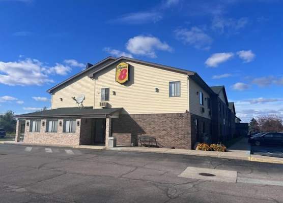 Super 8 by Wyndham Imlay City 1