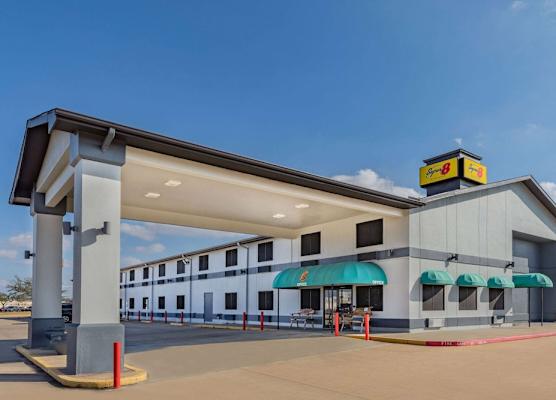 Super 8 by Wyndham League City Kemah Area 1