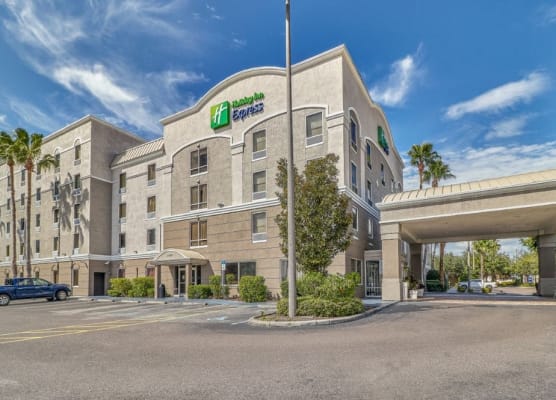 Holiday Inn Express & Suites CLEARWATER/US 19 N by IHG 1