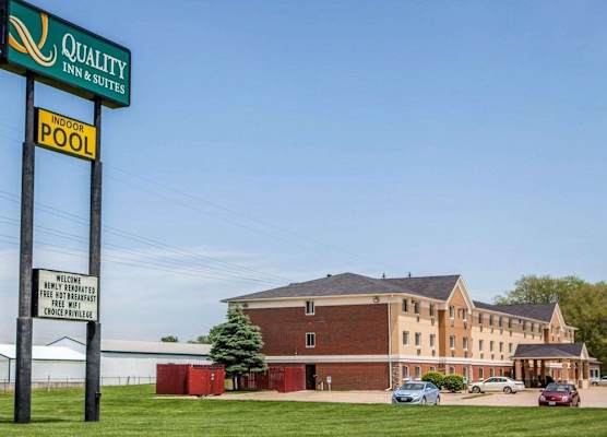 Quality Inn & Suites Davenport near I-80 1