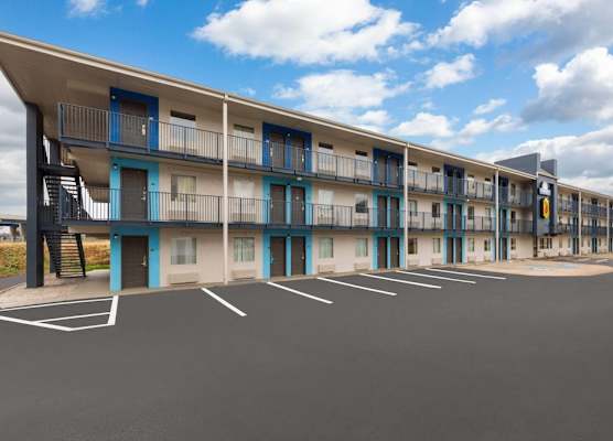 Super 8 by Wyndham Charleston WV 1