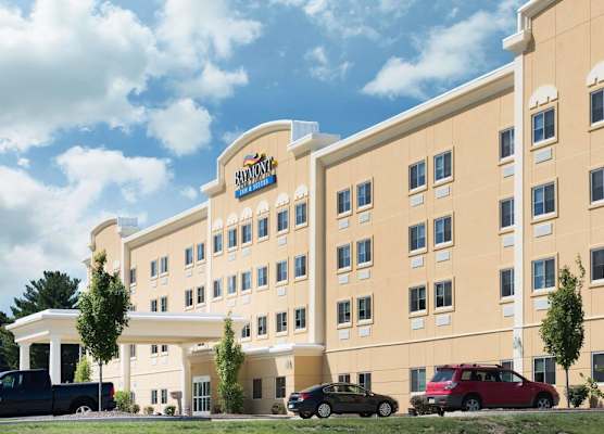 Baymont by Wyndham Erie 1
