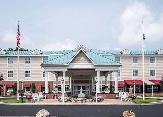 Comfort Inn & Suites Sturbridge-Brimfield 1