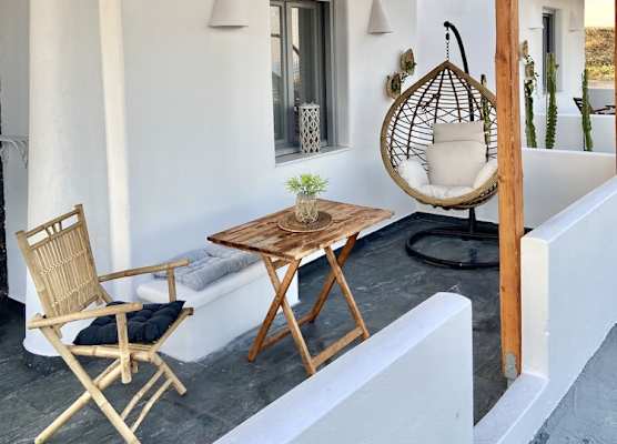 Aeron Suites 1