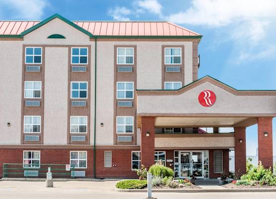 Ramada by Wyndham Sherwood Park 1