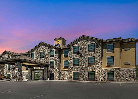 Comfort Inn & Suites Medina NY near Erie Canal 1