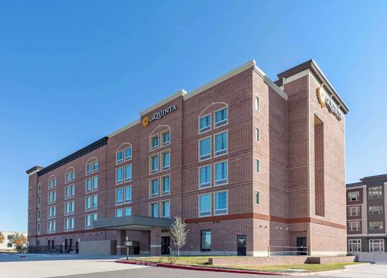 La Quinta Inn & Suites by Wyndham Dallas - Frisco Stadium 1