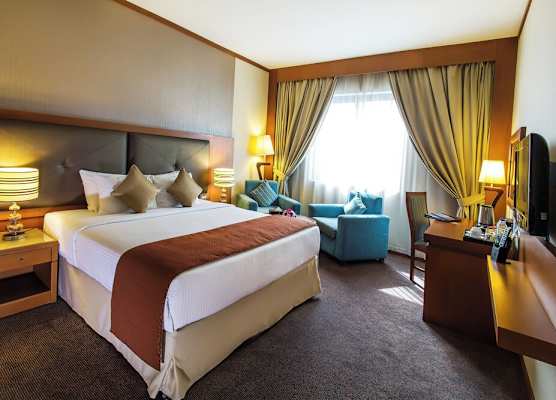 Landmark Summit Hotel 1