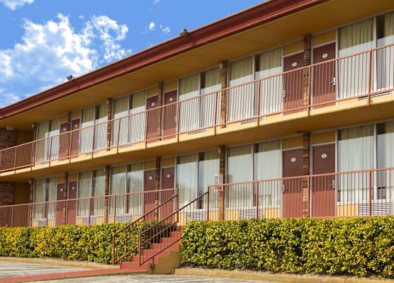 Red Lion Inn & Suites Branson 1
