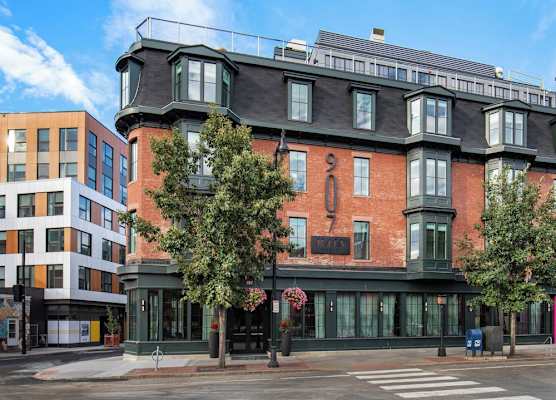 Lark Hotels 907 Main 1