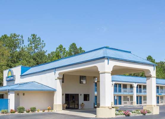 Days Inn by Wyndham Picayune 1