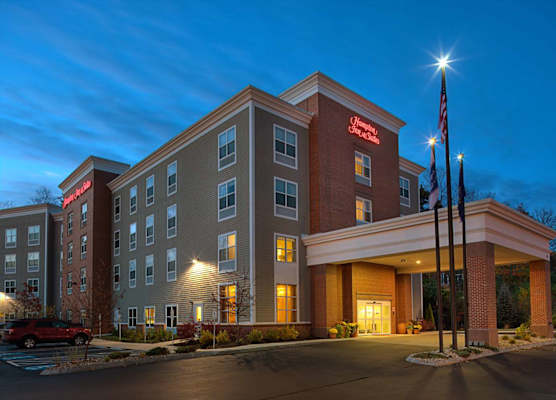 Hampton Inn & Suites Exeter 1