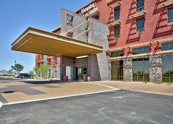 Hampton Inn & Suites Scottsdale at Talking Stick 1