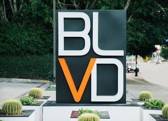 BLVD HOTEL & SUITES 1