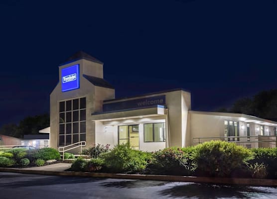 Travelodge by Wyndham Essington / Philadelphia Airport 1