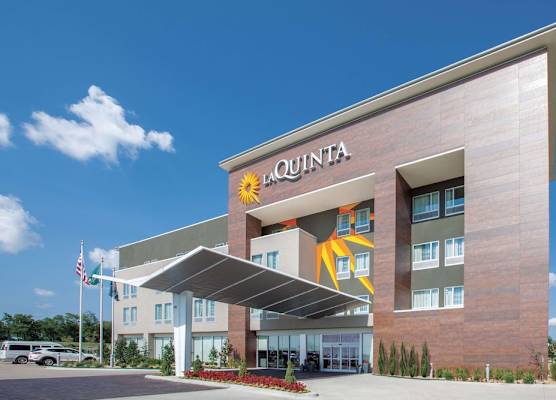 La Quinta by Wyndham Tulsa Broken Arrow 1