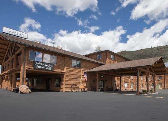 The Antler Lodge - Gardiner 1