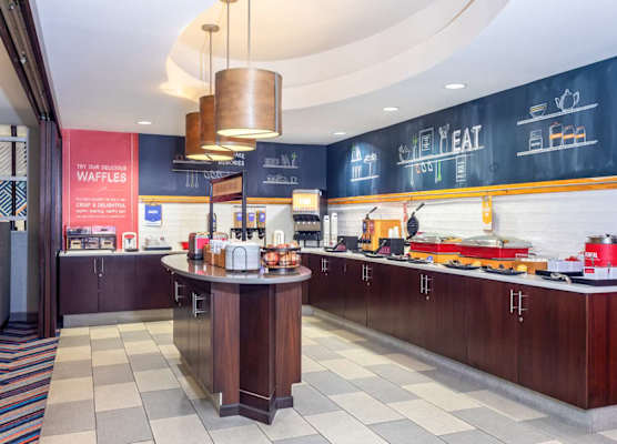 Hampton Inn Orlando Airport 1